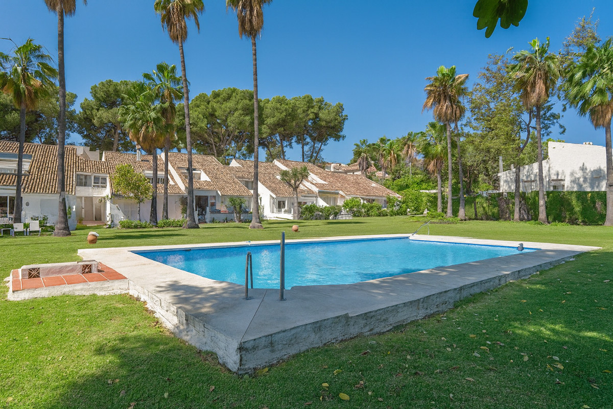 3 Bed Apartment for sale in Nueva Andalucía Costa Del Sol, Málaga, Spain