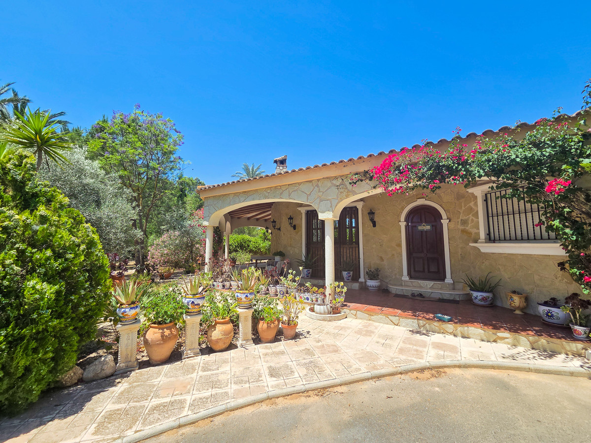 9 Bed Townhouse for sale in Elche Costa Blanca, Alicante, Spain