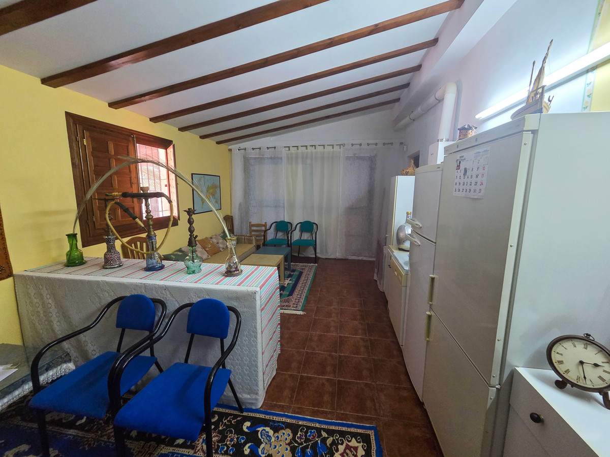 9 Bed Townhouse for sale in Elche Costa Blanca, Alicante, Spain