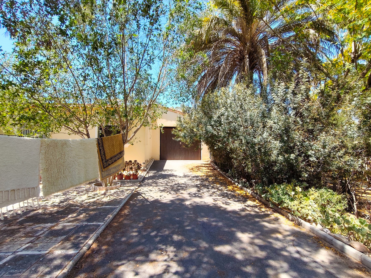 9 Bed Townhouse for sale in Elche Costa Blanca, Alicante, Spain
