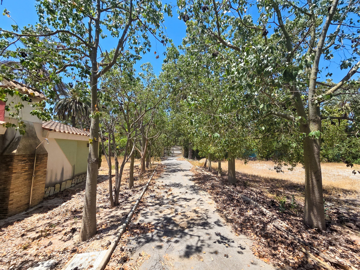 9 Bed Townhouse for sale in Elche Costa Blanca, Alicante, Spain