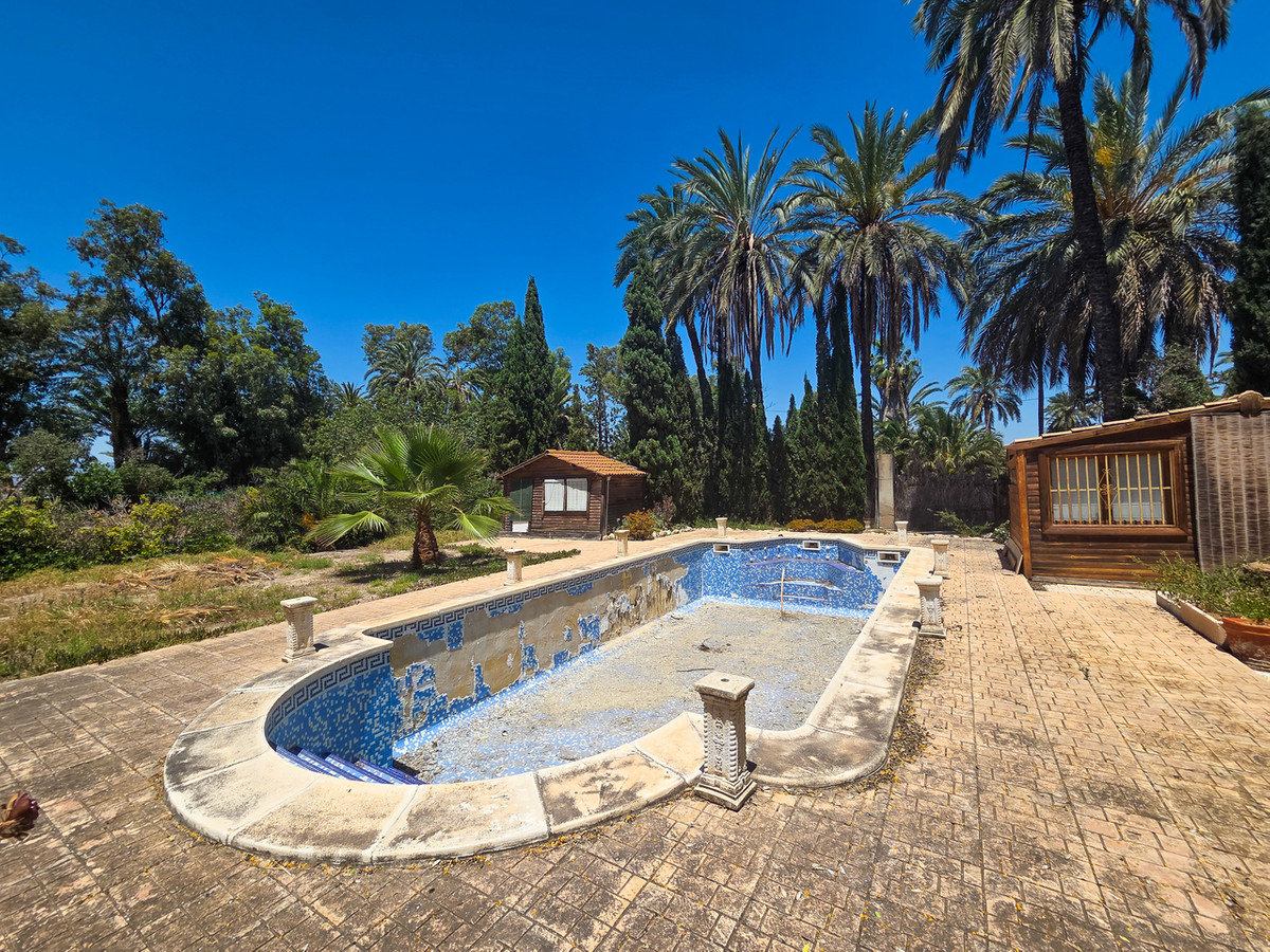 9 Bed Townhouse for sale in Elche Costa Blanca, Alicante, Spain