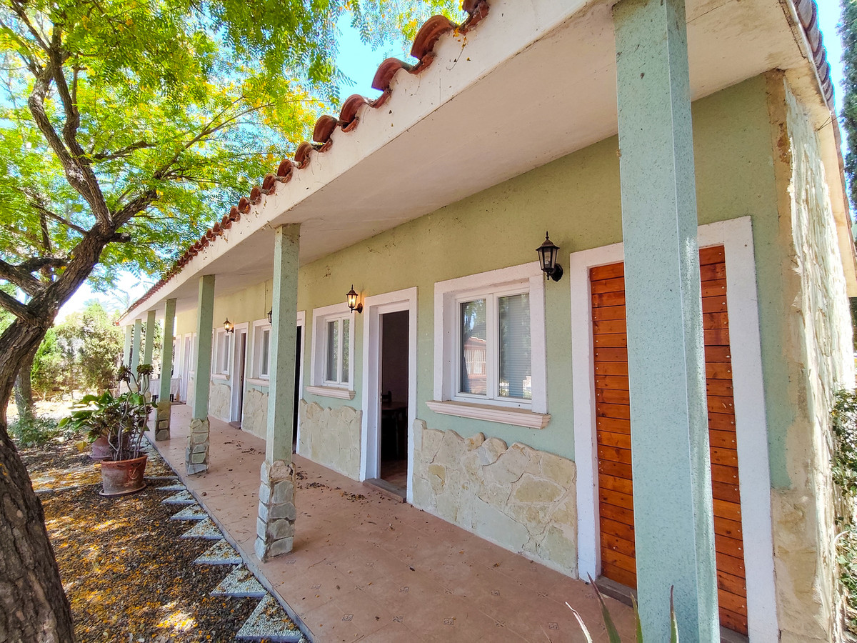 9 Bed Townhouse for sale in Elche Costa Blanca, Alicante, Spain