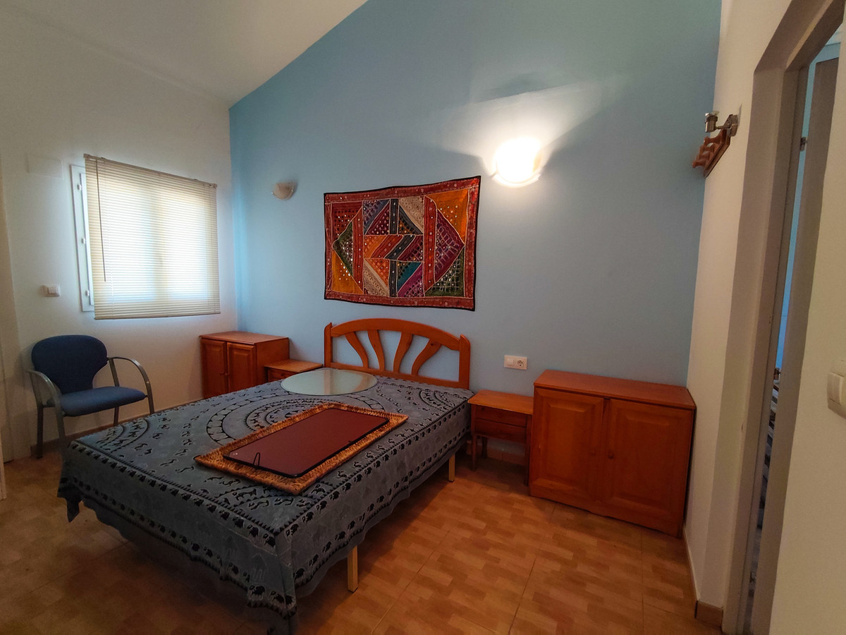 9 Bed Townhouse for sale in Elche Costa Blanca, Alicante, Spain