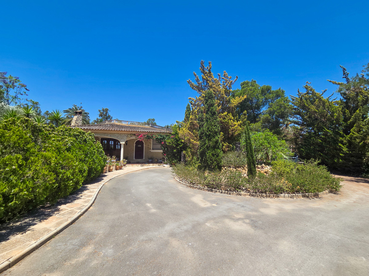 9 Bed Townhouse for sale in Elche Costa Blanca, Alicante, Spain