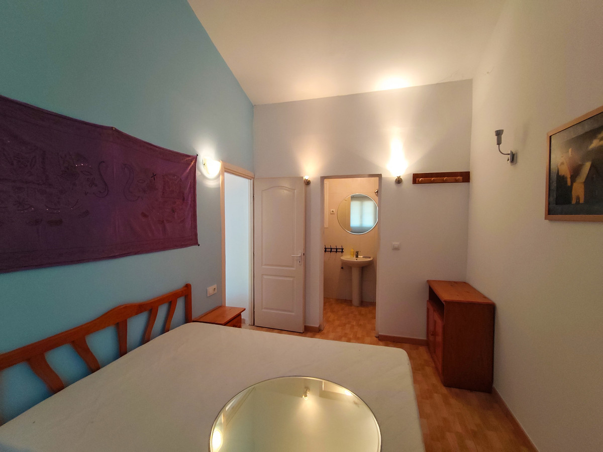 9 Bed Townhouse for sale in Elche Costa Blanca, Alicante, Spain