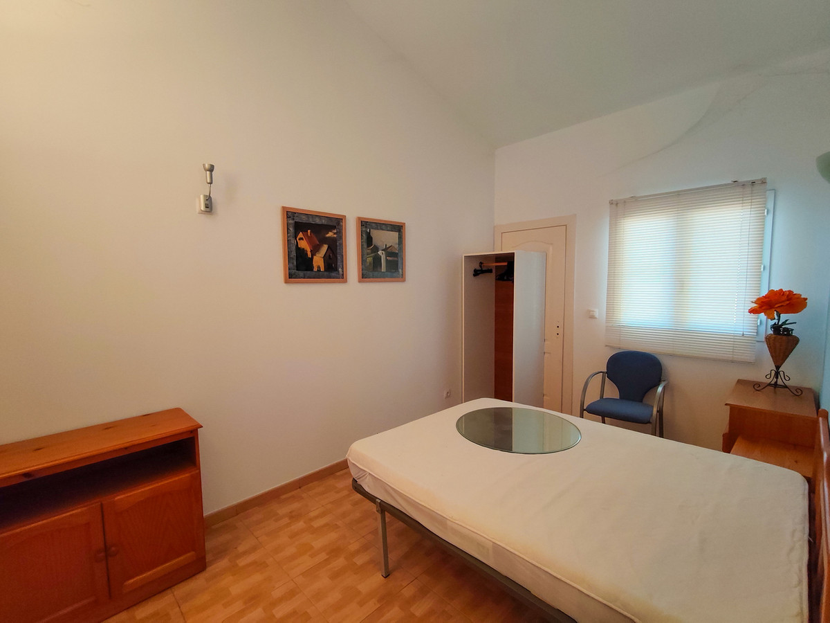 9 Bed Townhouse for sale in Elche Costa Blanca, Alicante, Spain