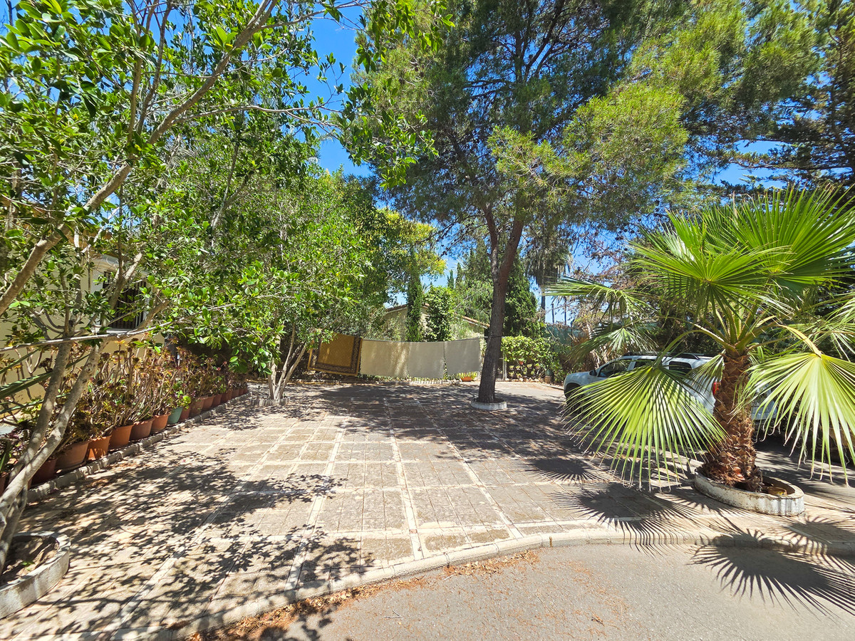 9 Bed Townhouse for sale in Elche Costa Blanca, Alicante, Spain