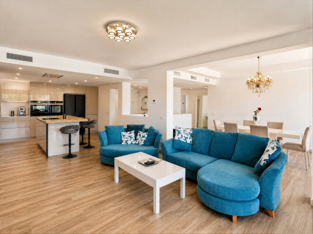 Se vende Villa - Chalet de 4 dormitorios en Costa Del Sol, Málaga, España