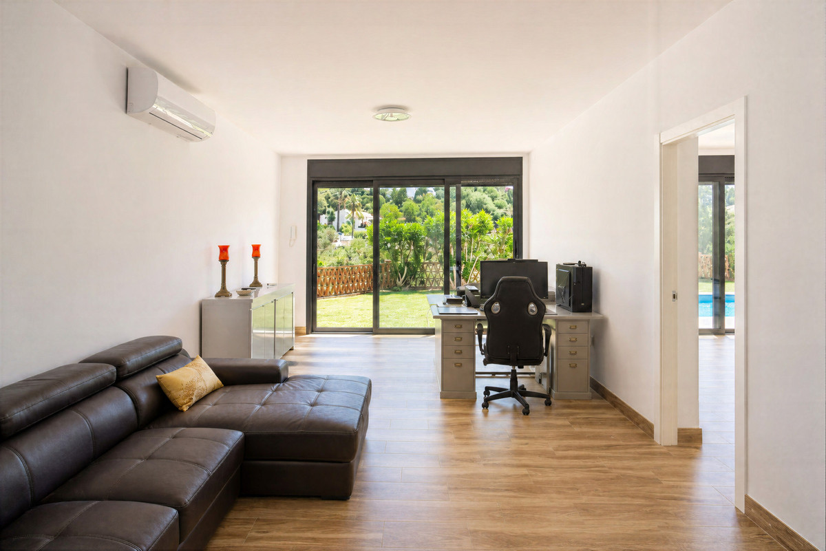 Se vende Villa - Chalet de 4 dormitorios en Costa Del Sol, Málaga, España