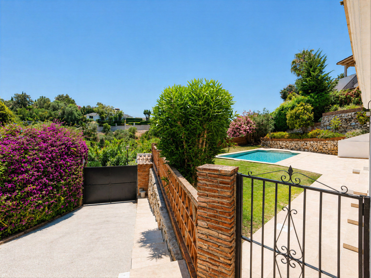 Se vende Villa - Chalet de 4 dormitorios en Costa Del Sol, Málaga, España