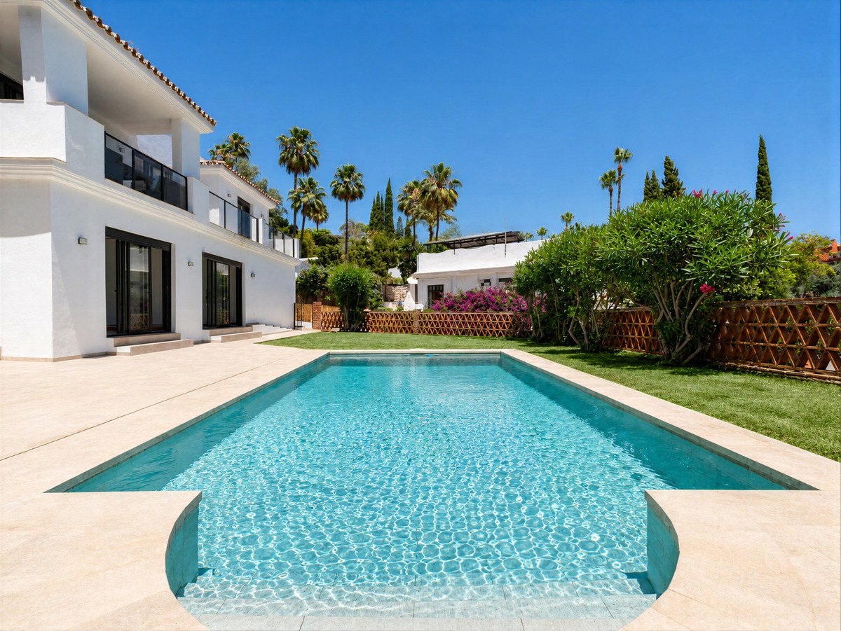 Se vende Villa - Chalet de 4 dormitorios en Costa Del Sol, Málaga, España