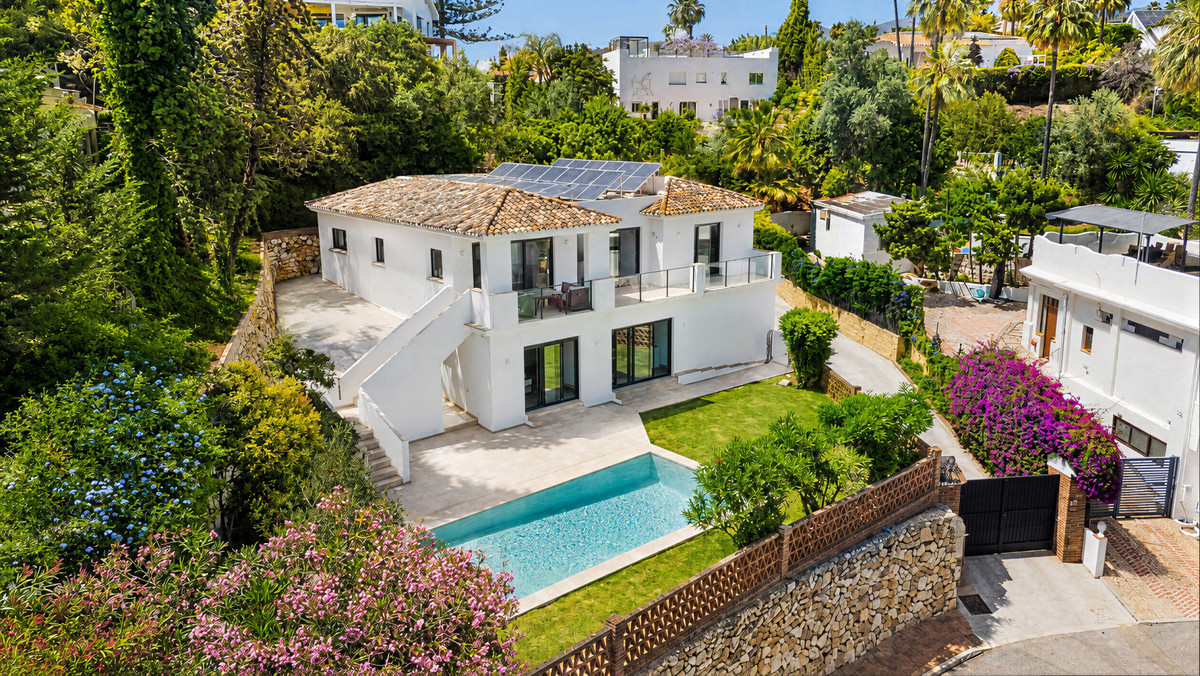 Se vende Villa - Chalet de 4 dormitorios en Costa Del Sol, Málaga, España