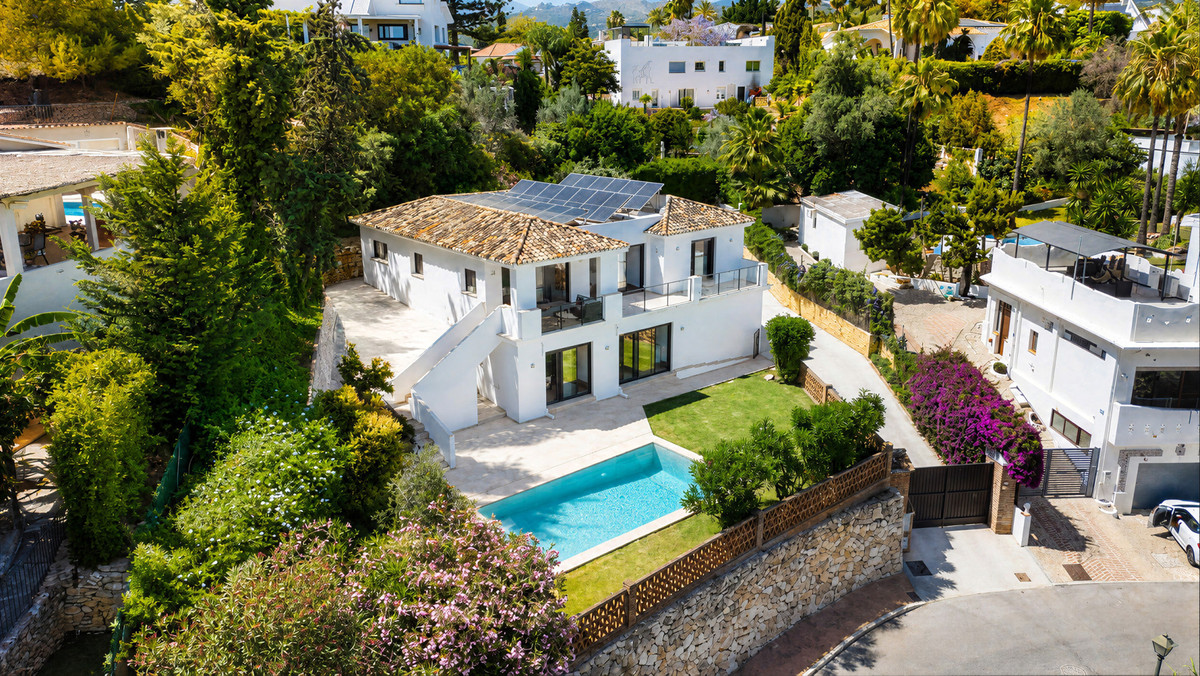 Se vende Villa - Chalet de 4 dormitorios en Costa Del Sol, Málaga, España