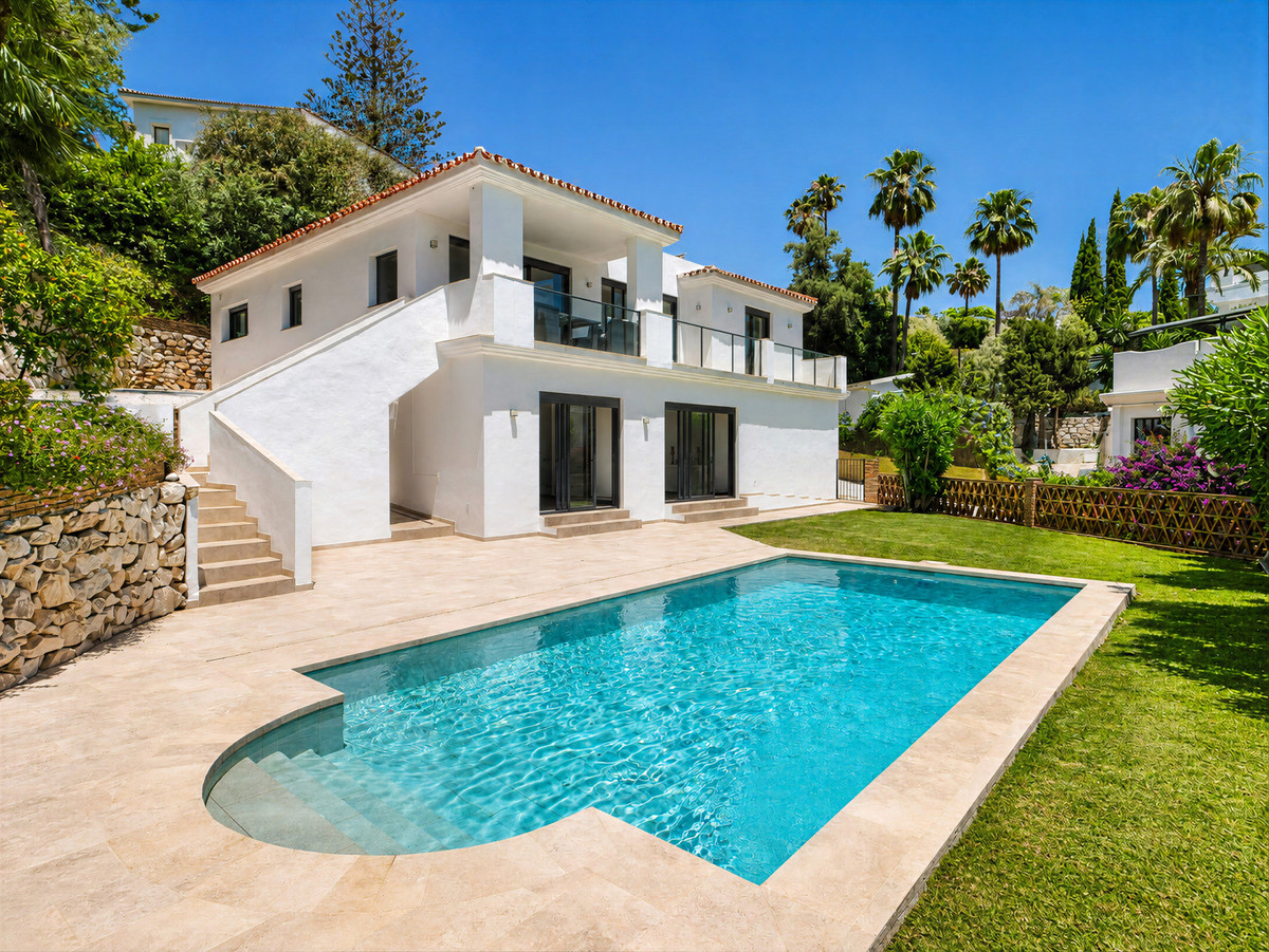 Se vende Villa - Chalet de 4 dormitorios en Costa Del Sol, Málaga, España