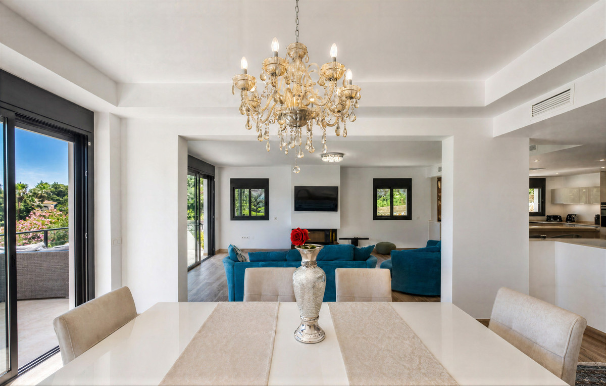 Se vende Villa - Chalet de 4 dormitorios en Costa Del Sol, Málaga, España