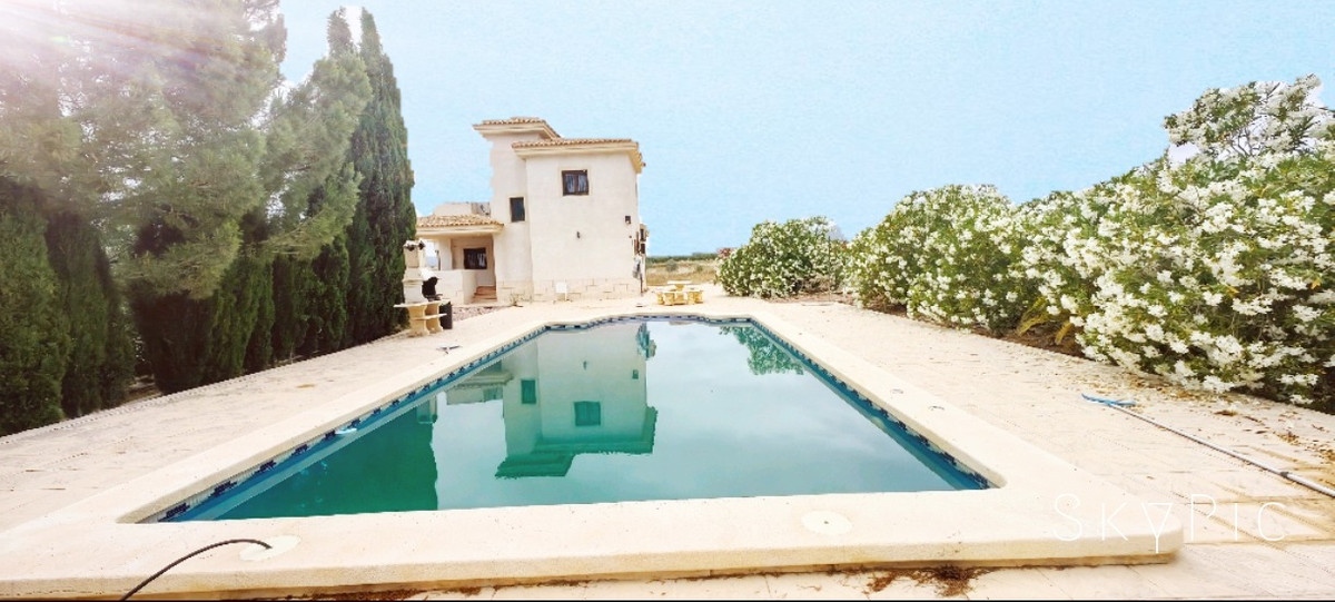3 Bed Townhouse for sale in Pinoso Costa Blanca, Alicante, Spain