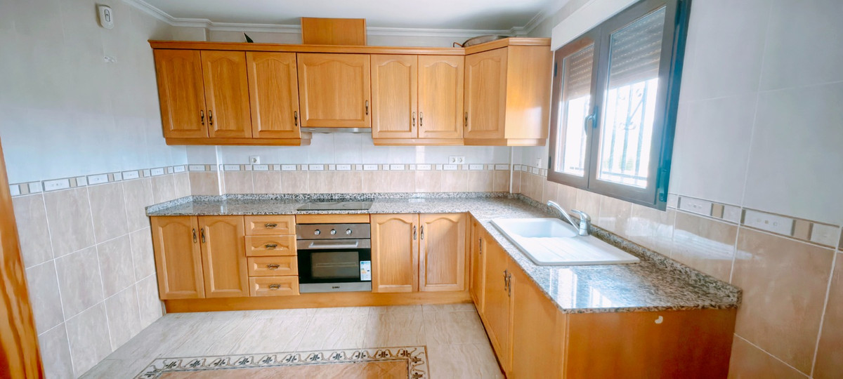 3 Bed Townhouse for sale in Pinoso Costa Blanca, Alicante, Spain