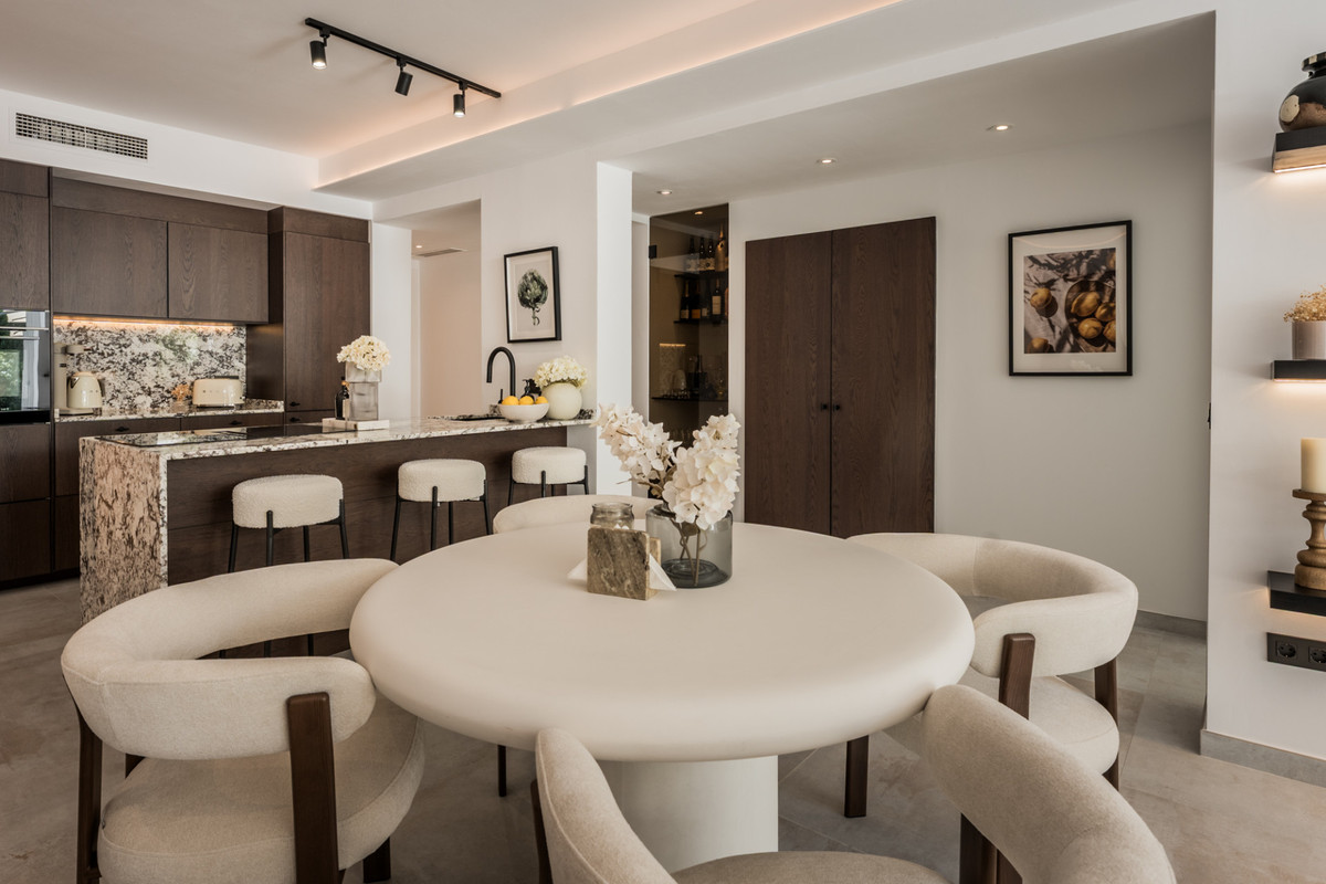 3 Bed Apartment for sale in La Quinta Costa Del Sol, Málaga, Spain