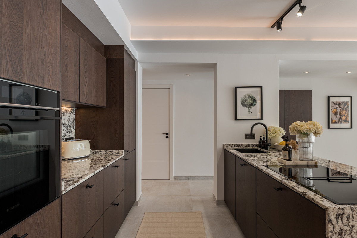3 Bed Apartment for sale in La Quinta Costa Del Sol, Málaga, Spain