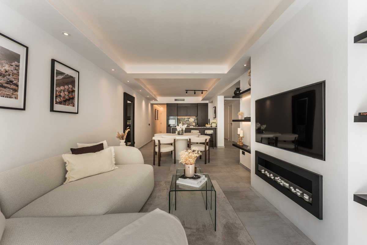 3 Bed Apartment for sale in La Quinta Costa Del Sol, Málaga, Spain