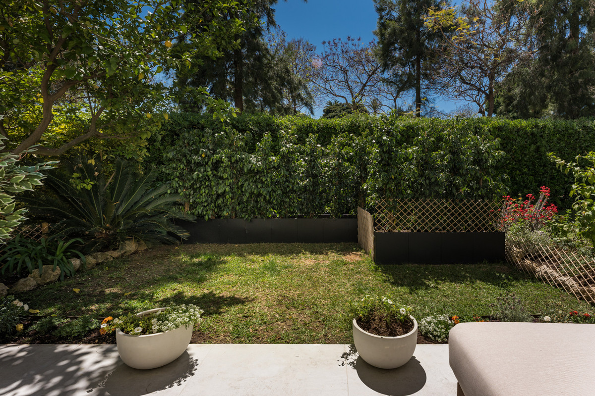3 Bed Apartment for sale in La Quinta Costa Del Sol, Málaga, Spain