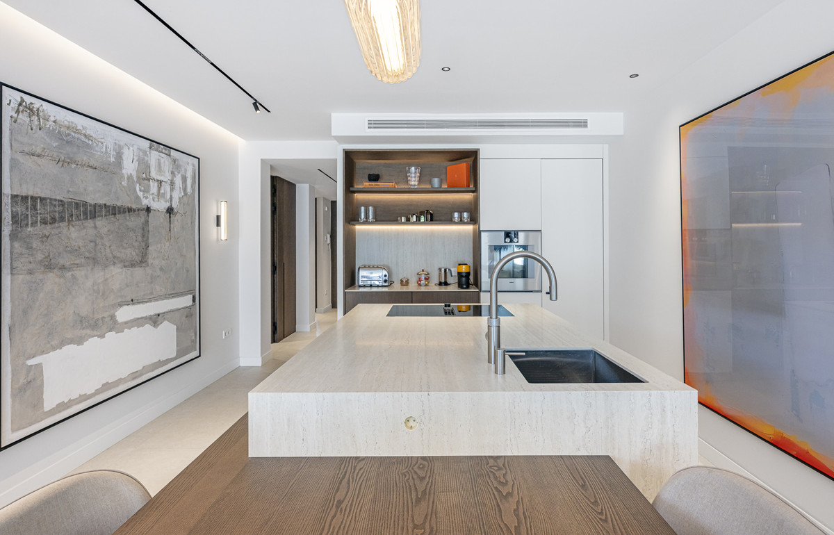 3 Bed Apartment for sale in Puerto Banús Costa Del Sol, Málaga, Spain
