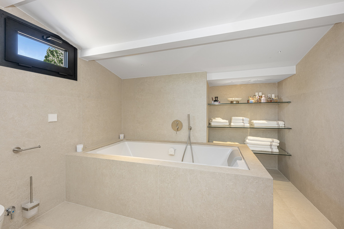 3 Bed Apartment for sale in Puerto Banús Costa Del Sol, Málaga, Spain