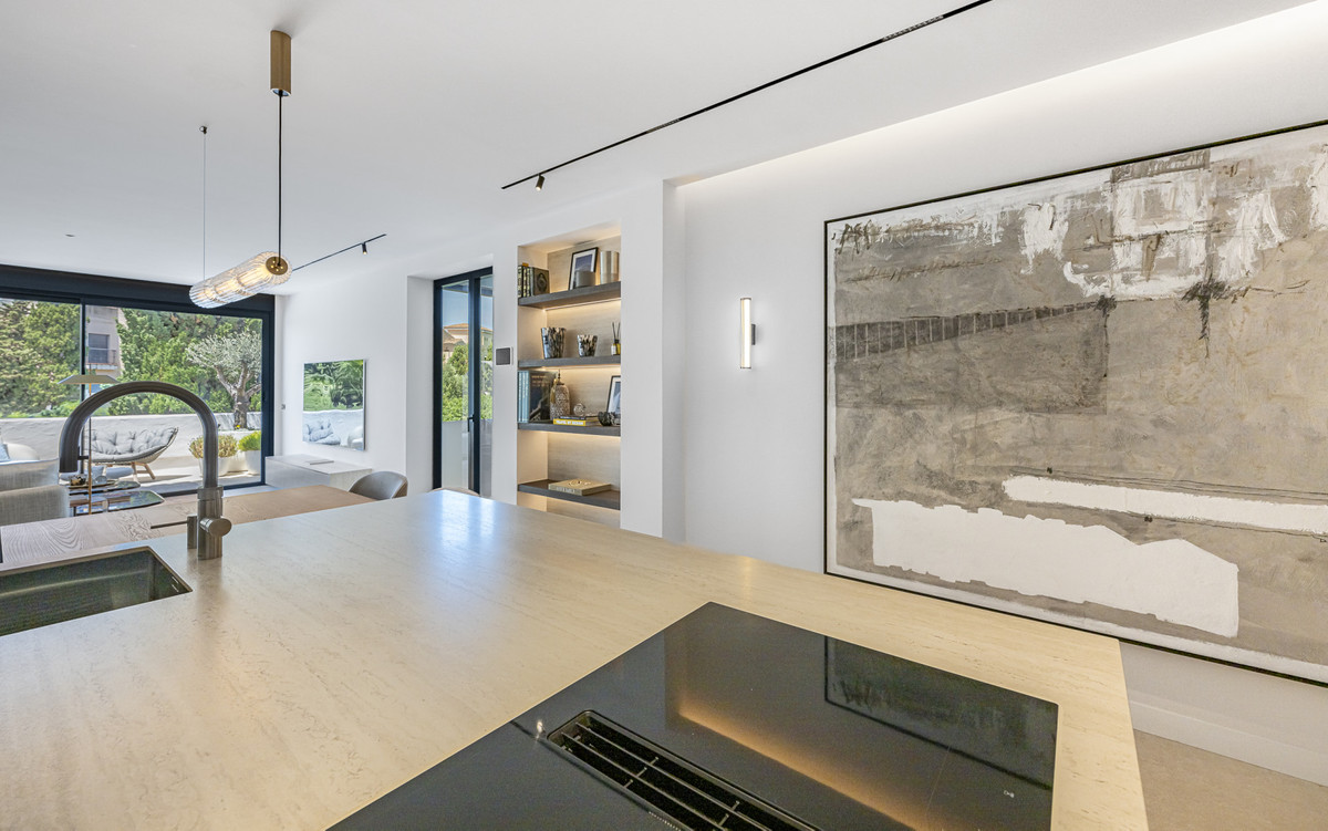 3 Bed Apartment for sale in Puerto Banús Costa Del Sol, Málaga, Spain