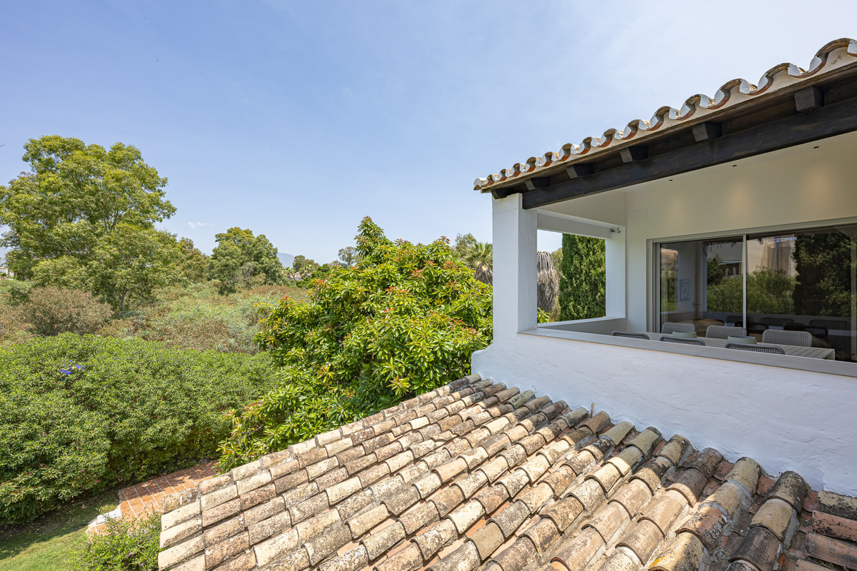 3 Bed Apartment for sale in Puerto Banús Costa Del Sol, Málaga, Spain