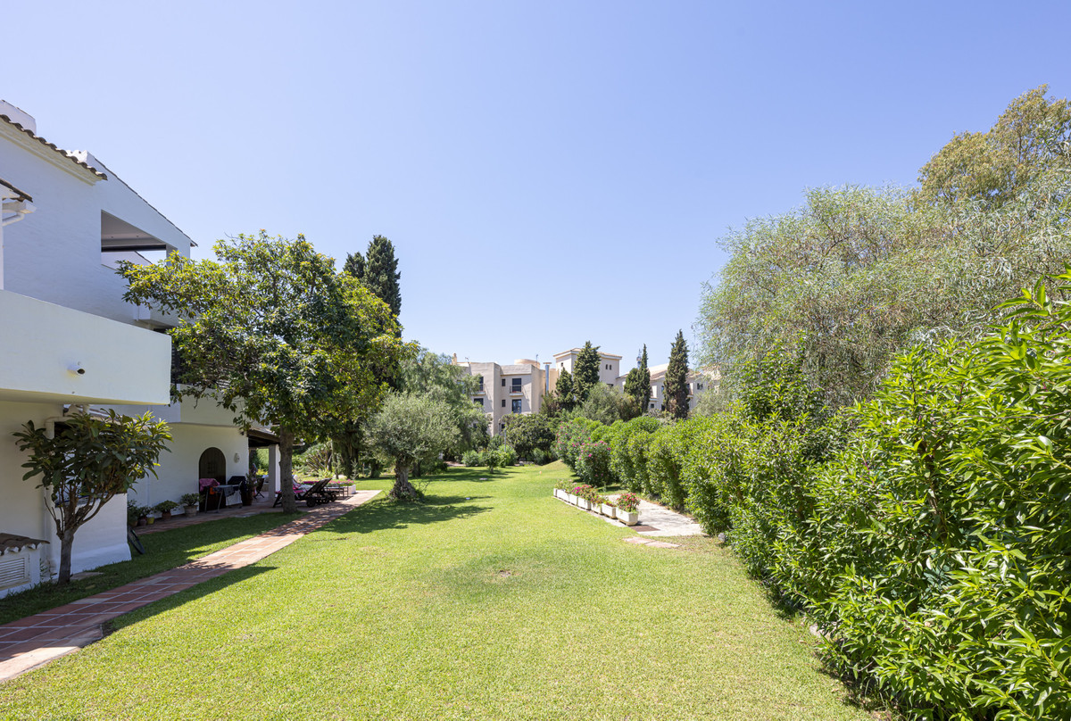 3 Bed Apartment for sale in Puerto Banús Costa Del Sol, Málaga, Spain