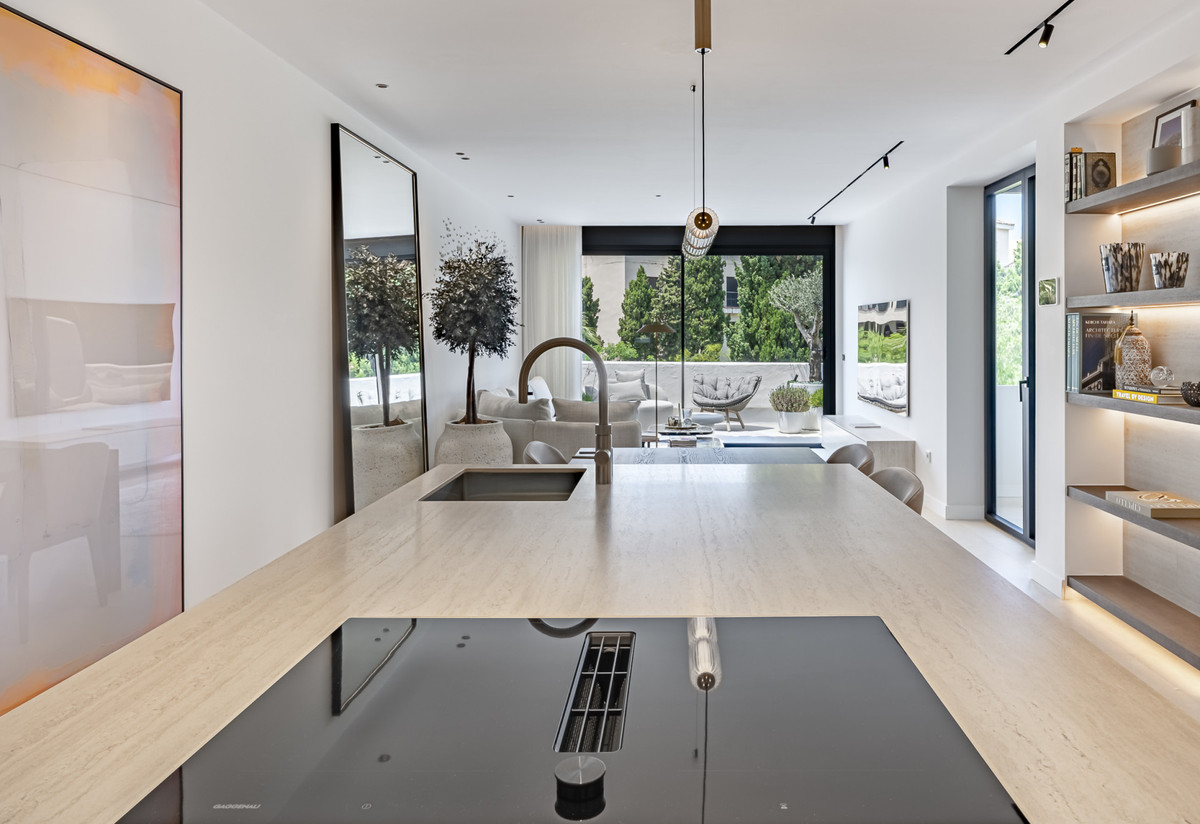 3 Bed Apartment for sale in Puerto Banús Costa Del Sol, Málaga, Spain