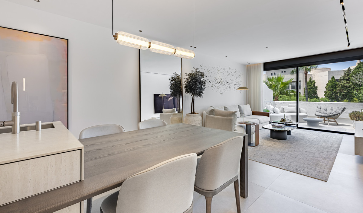 3 Bed Apartment for sale in Puerto Banús Costa Del Sol, Málaga, Spain
