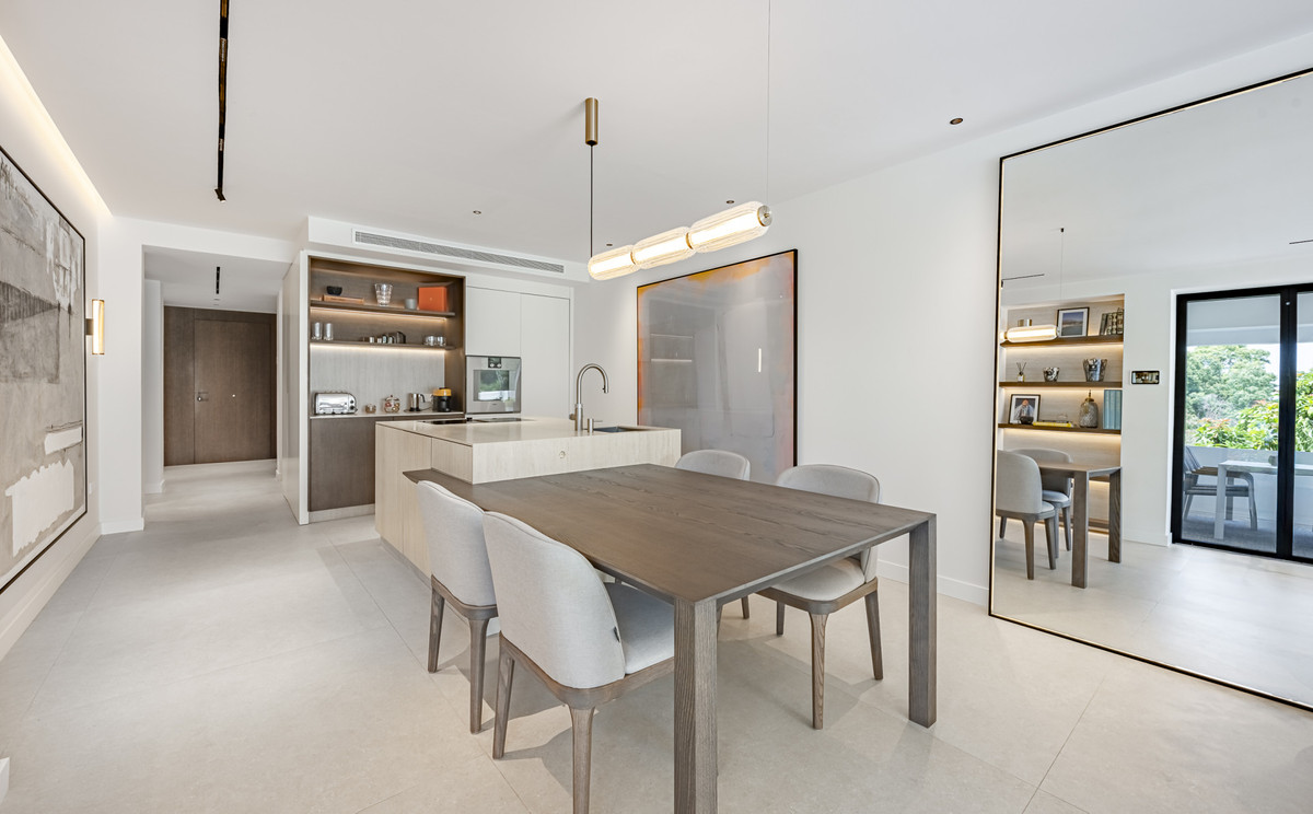3 Bed Apartment for sale in Puerto Banús Costa Del Sol, Málaga, Spain