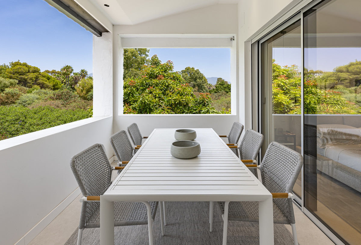 3 Bed Apartment for sale in Puerto Banús Costa Del Sol, Málaga, Spain