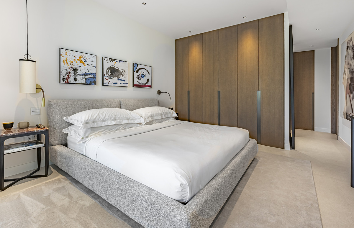 3 Bed Apartment for sale in Puerto Banús Costa Del Sol, Málaga, Spain
