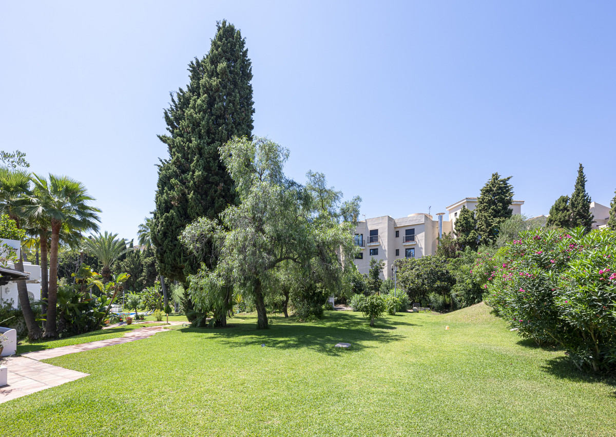 3 Bed Apartment for sale in Puerto Banús Costa Del Sol, Málaga, Spain
