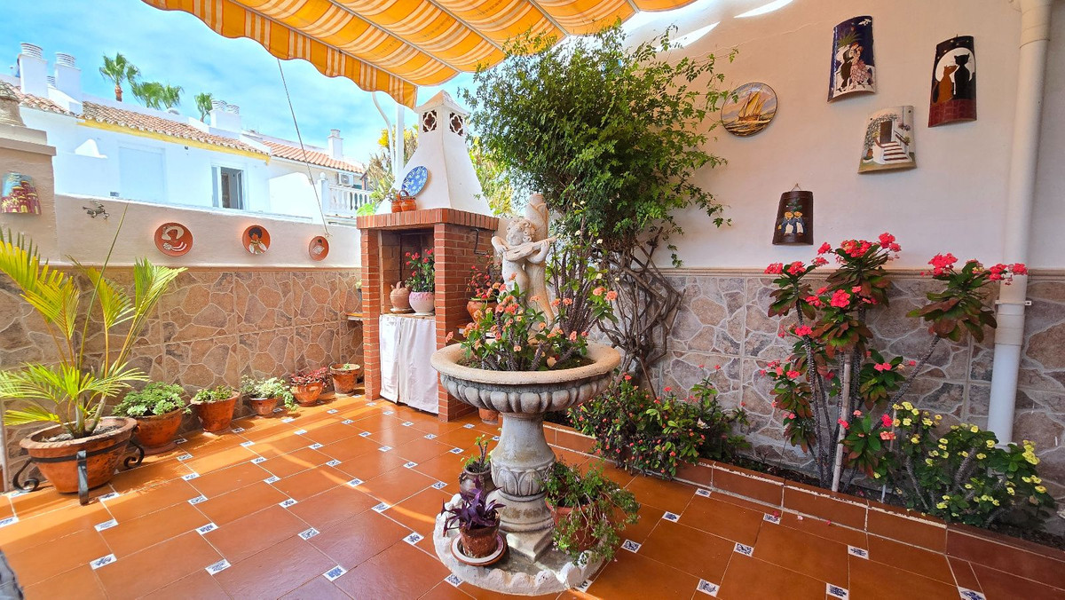 4 Bed Townhouse for sale in Málaga Costa Del Sol, Málaga, Spain