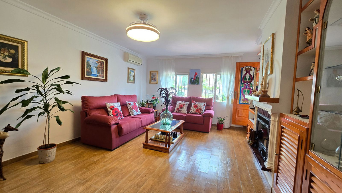 4 Bed Townhouse for sale in Málaga Costa Del Sol, Málaga, Spain