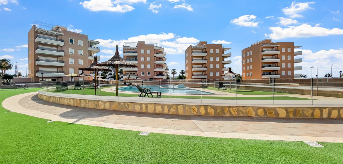 Se vende Apartamento Planta Baja de 3 dormitorios en Costa Blanca, Alicante, España