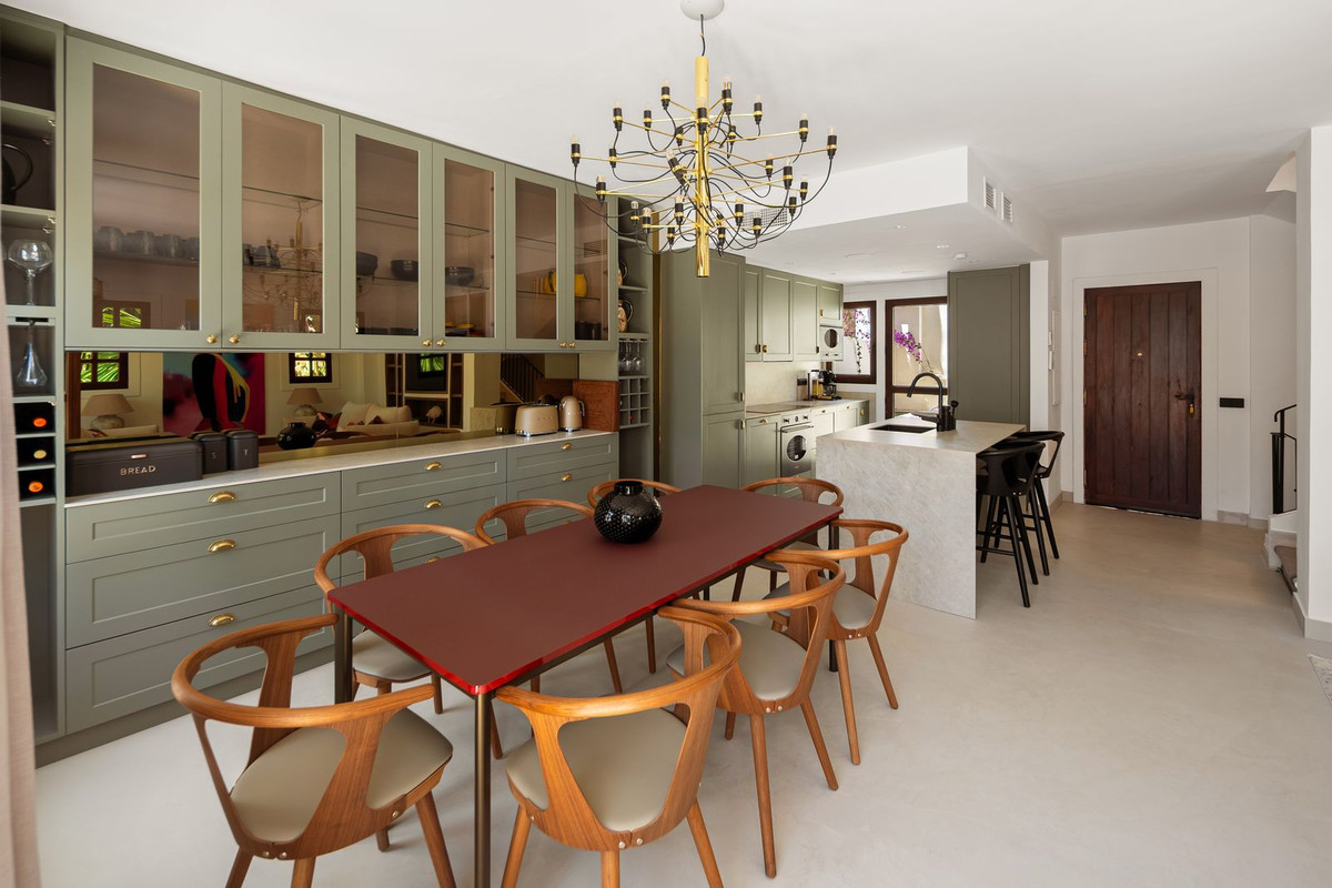 3 Bed Townhouse for sale in The Golden Mile Costa Del Sol, Málaga, Spain