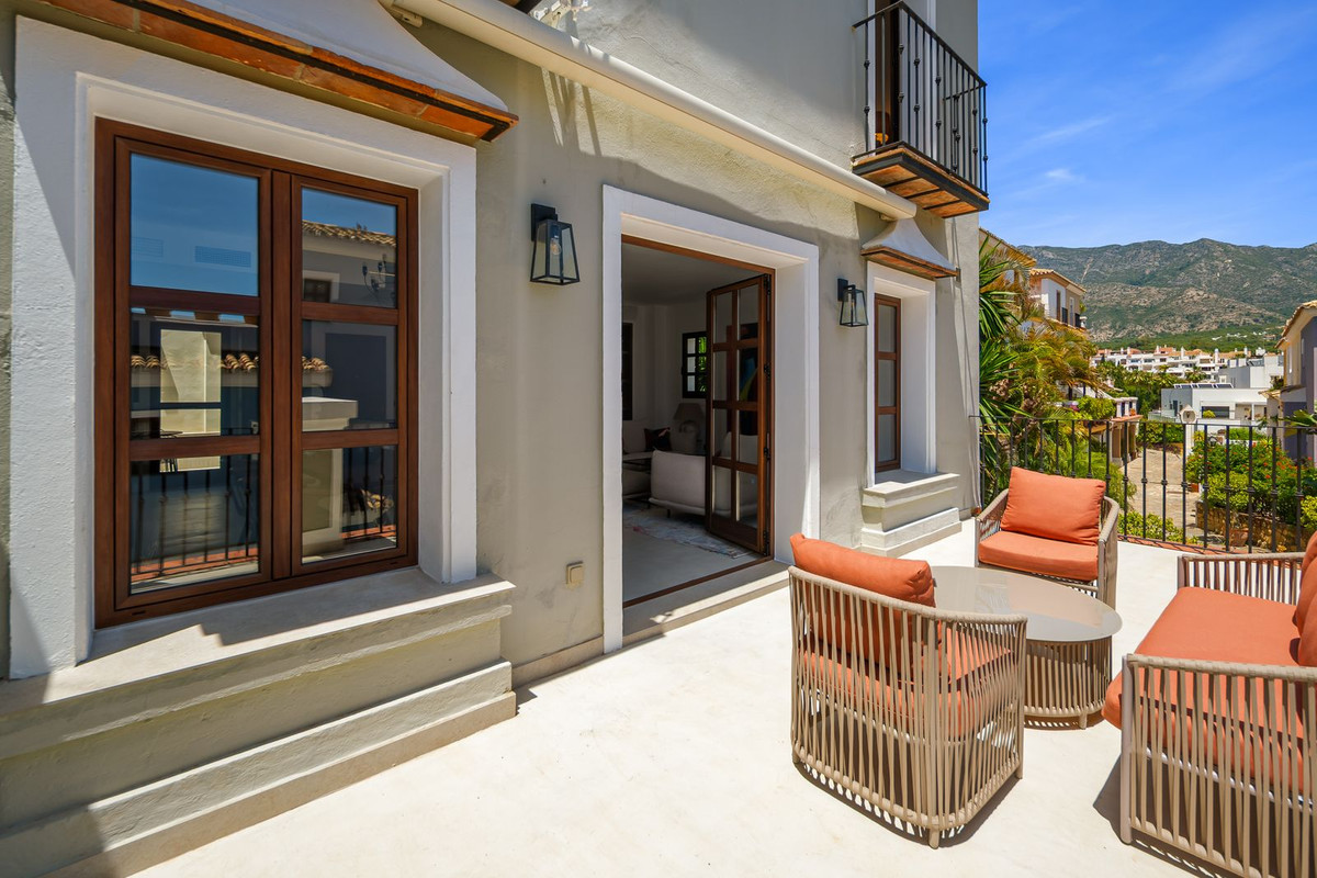 3 Bed Townhouse for sale in The Golden Mile Costa Del Sol, Málaga, Spain