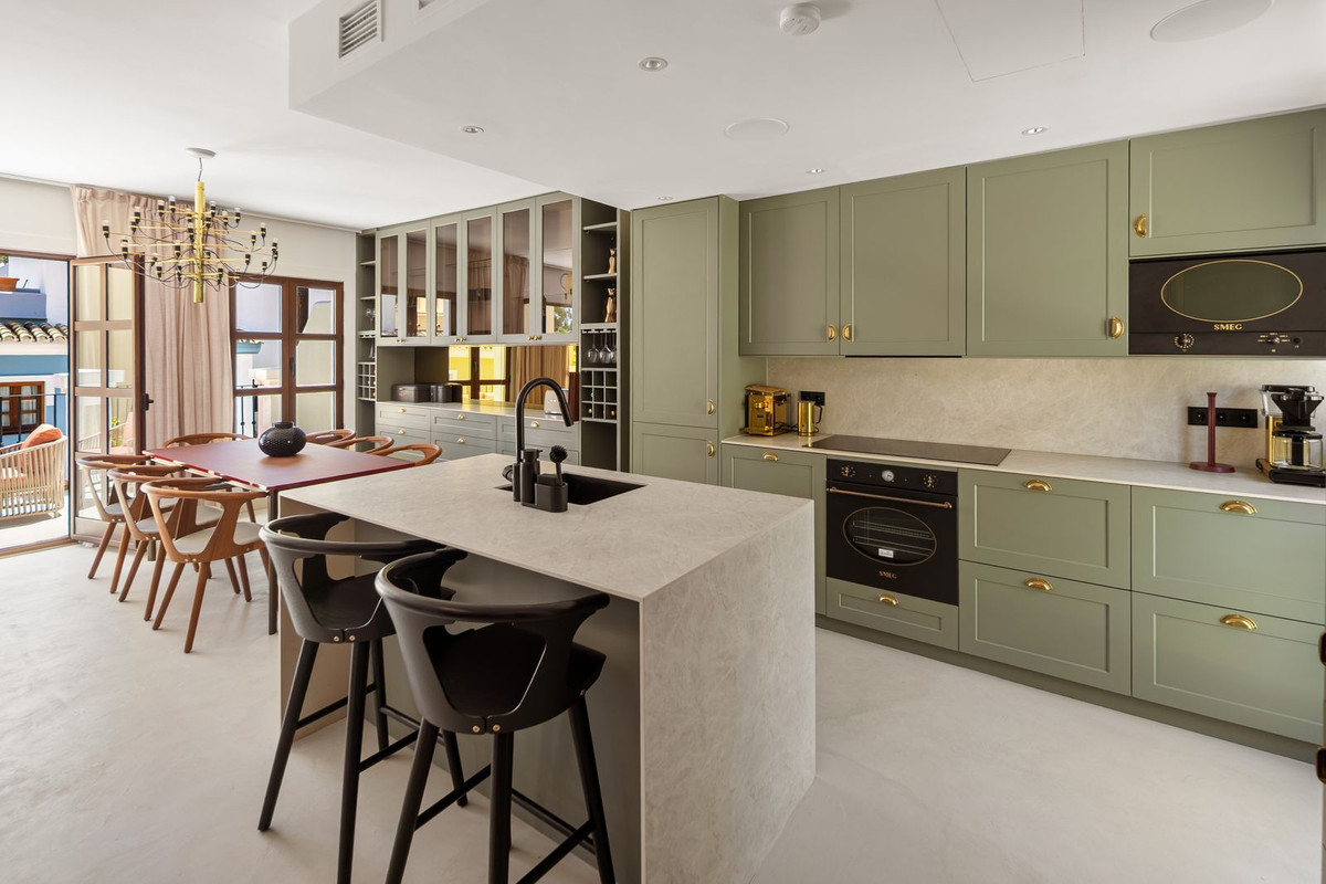 3 Bed Townhouse for sale in The Golden Mile Costa Del Sol, Málaga, Spain