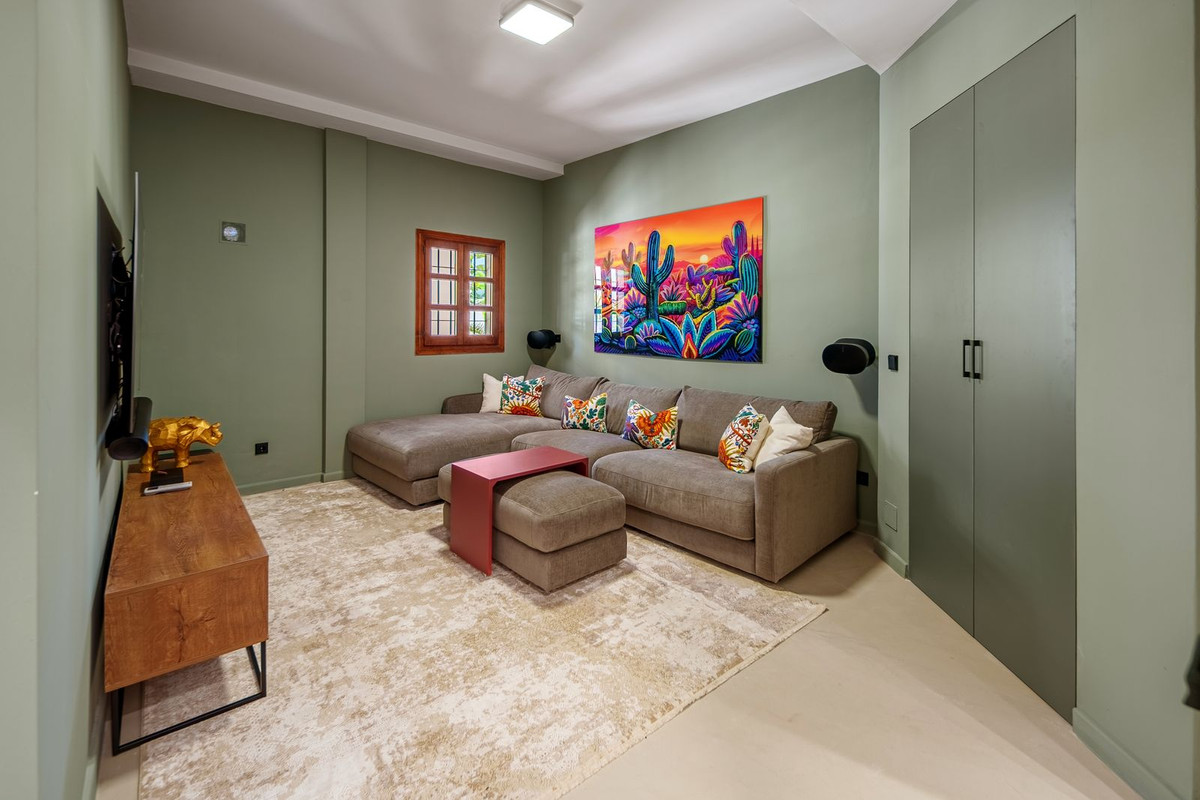 3 Bed Townhouse for sale in The Golden Mile Costa Del Sol, Málaga, Spain