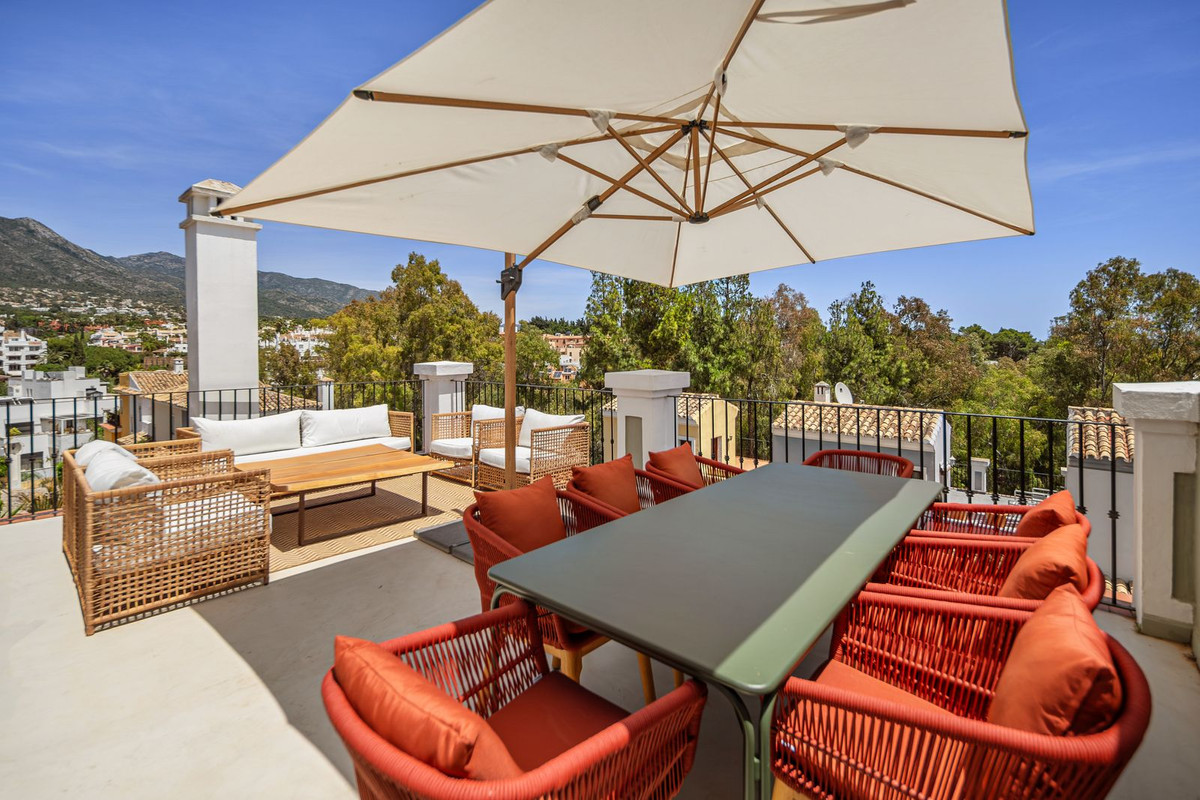 3 Bed Townhouse for sale in The Golden Mile Costa Del Sol, Málaga, Spain