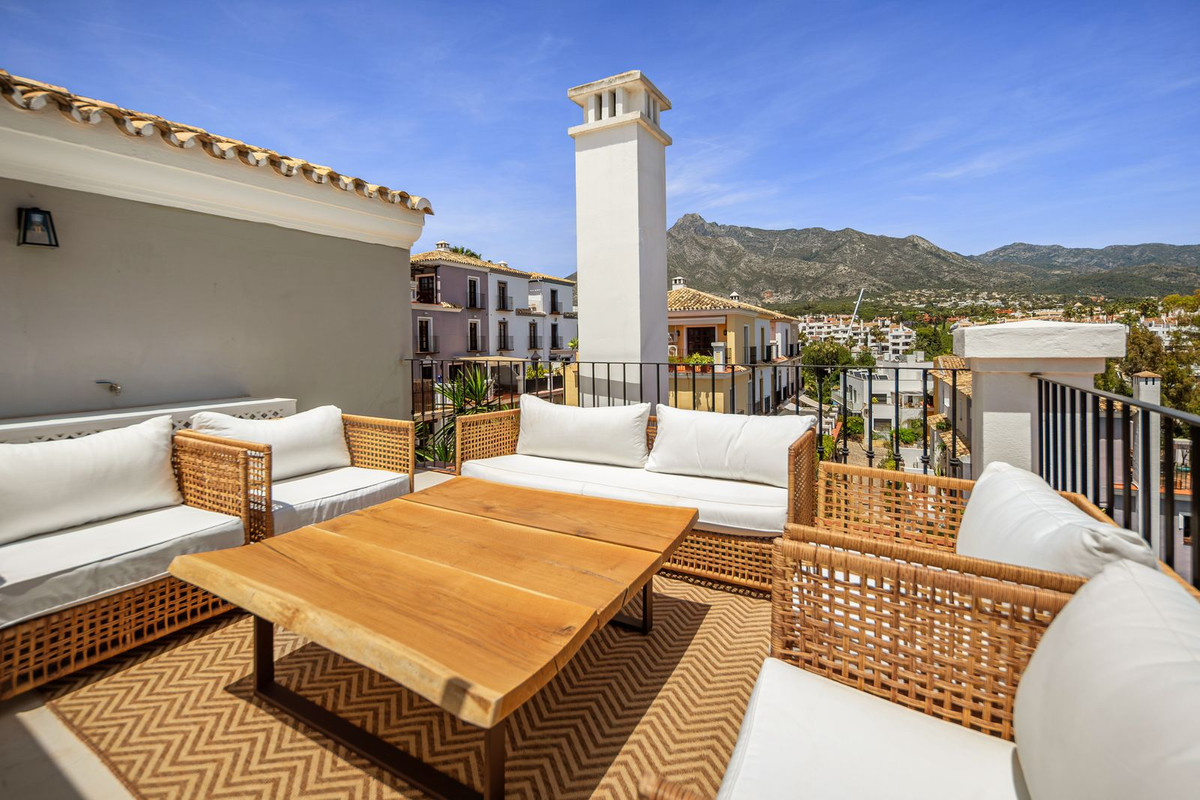 3 Bed Townhouse for sale in The Golden Mile Costa Del Sol, Málaga, Spain
