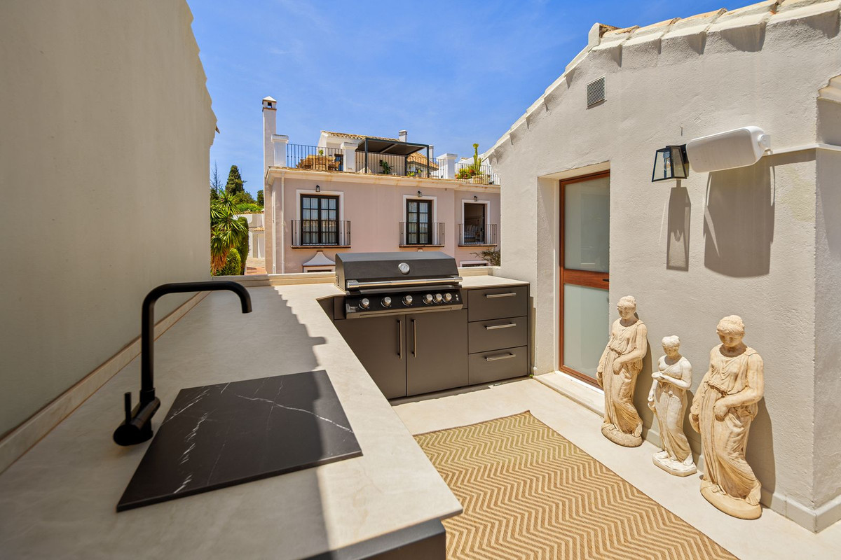 3 Bed Townhouse for sale in The Golden Mile Costa Del Sol, Málaga, Spain