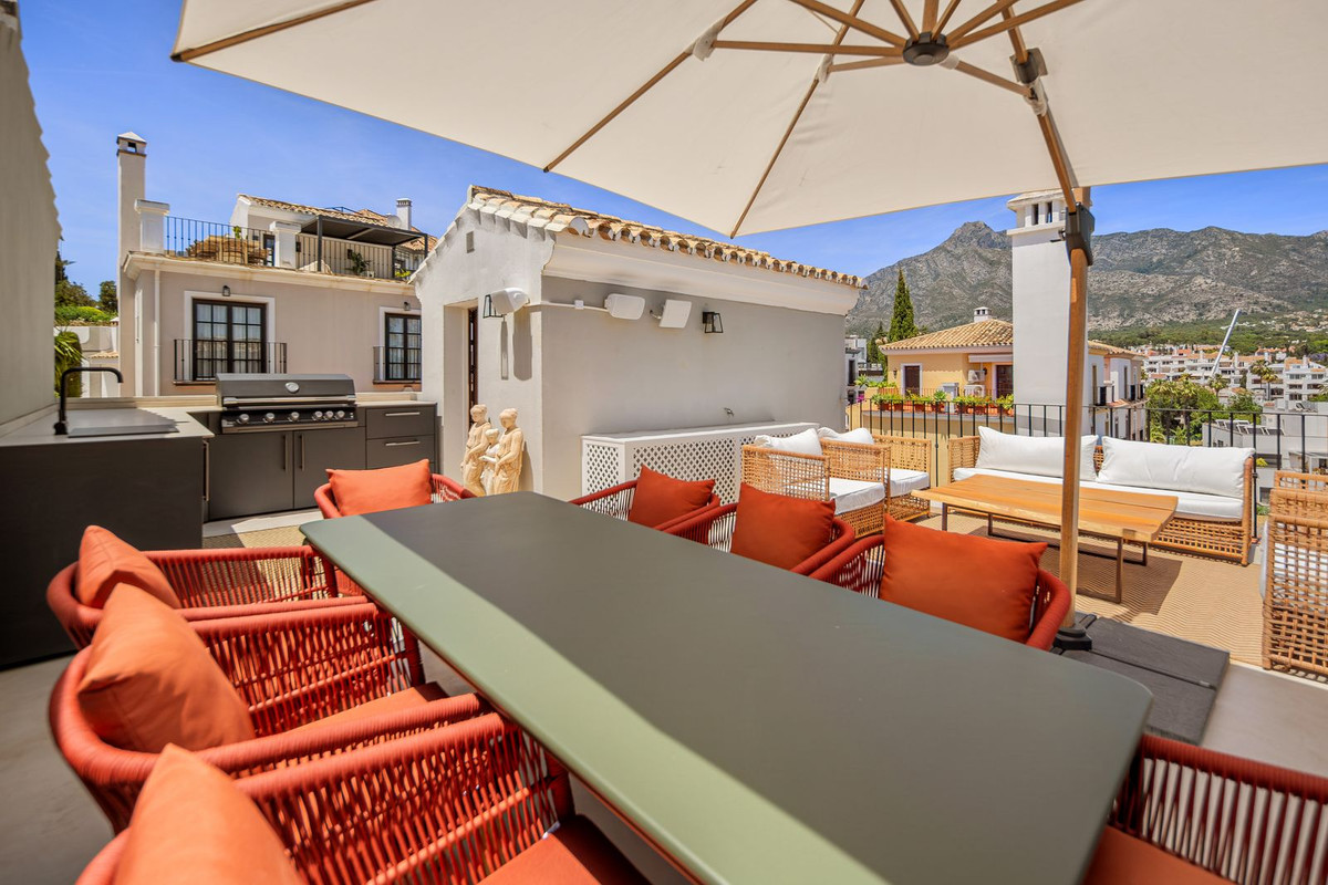 3 Bed Townhouse for sale in The Golden Mile Costa Del Sol, Málaga, Spain