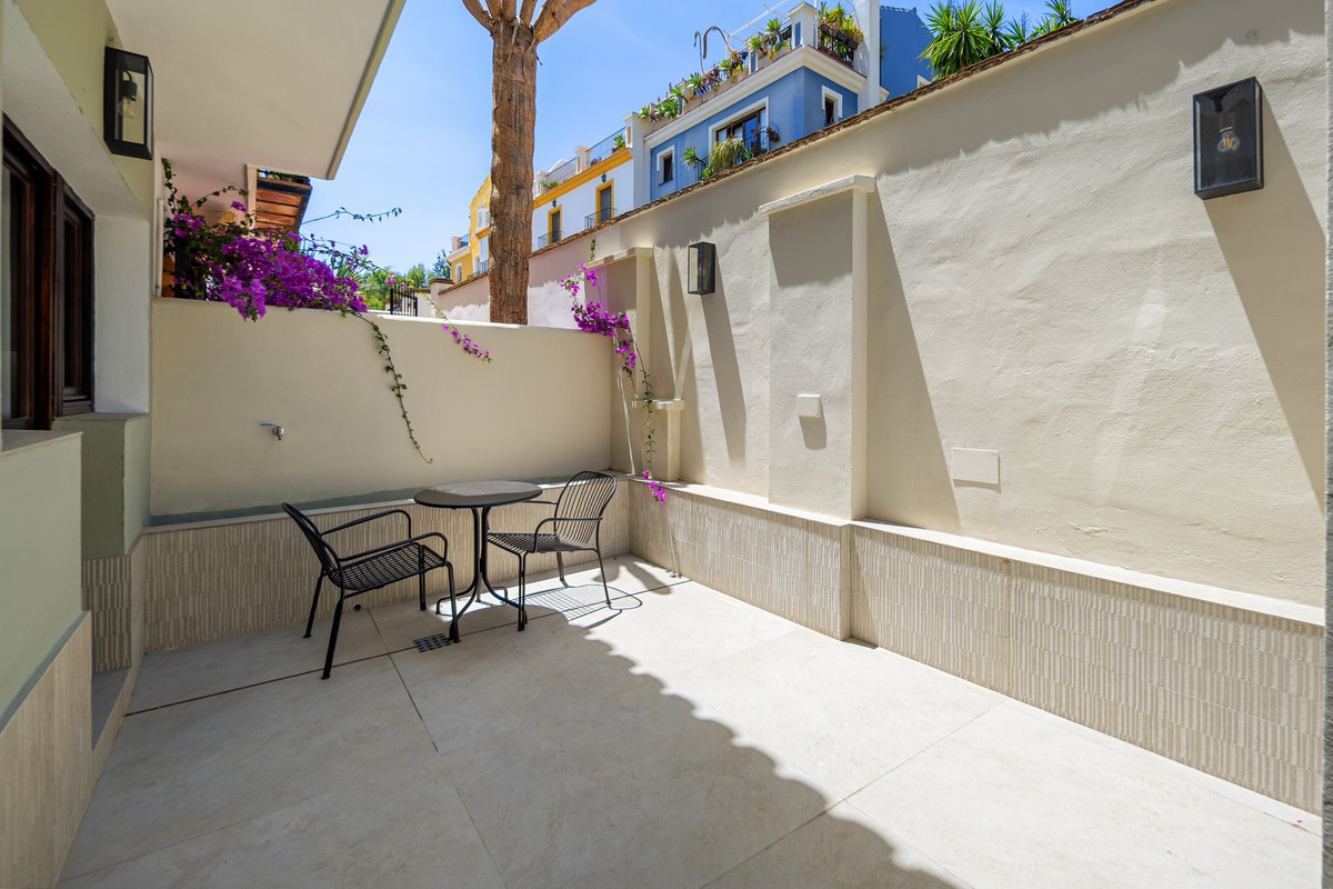 3 Bed Townhouse for sale in The Golden Mile Costa Del Sol, Málaga, Spain