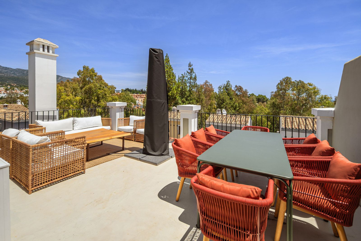 3 Bed Townhouse for sale in The Golden Mile Costa Del Sol, Málaga, Spain